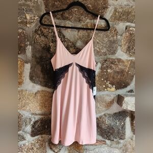 Laundry By Shelli Segal Pink and Black Lace Chemise